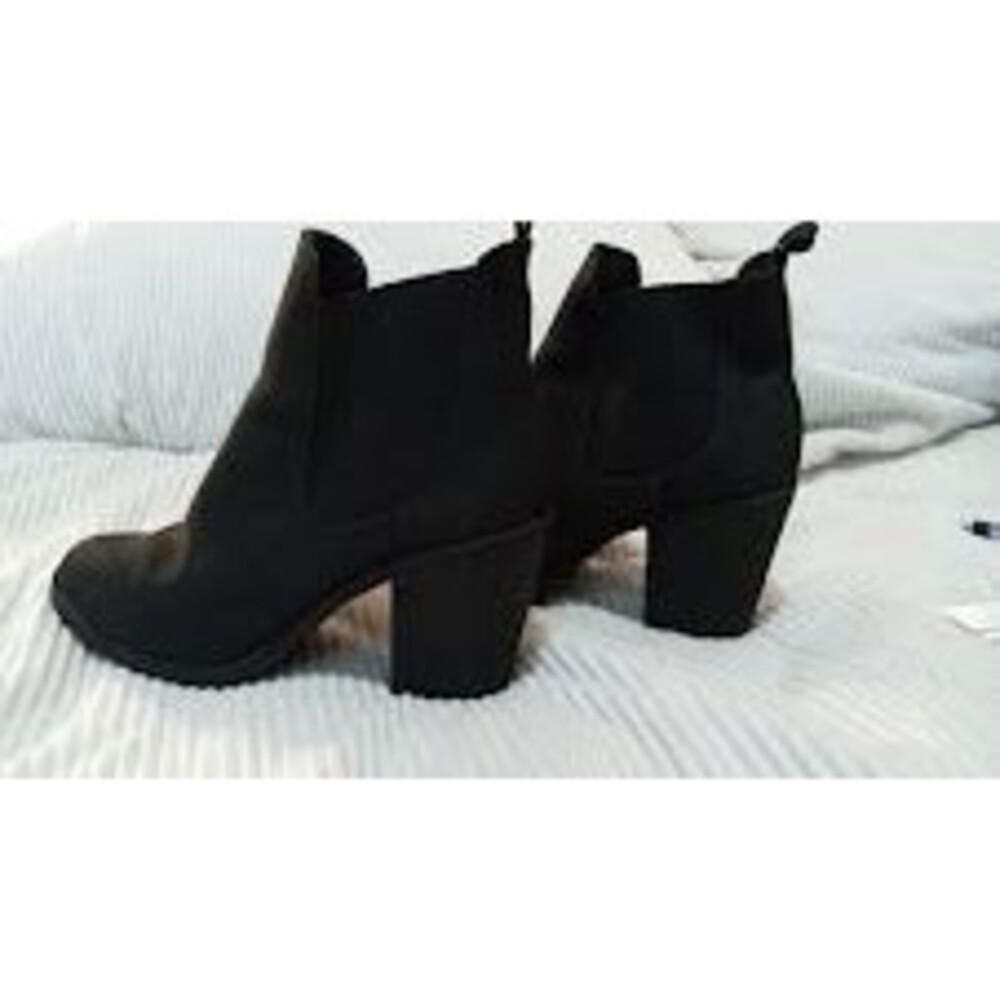 DIVIDED by H&M Ankle Boots Black Size 8 –  Heel